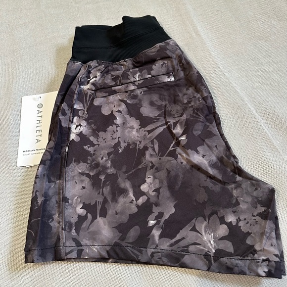 Athleta Brooklyn Printed Shorts New - Picture 5 of 9